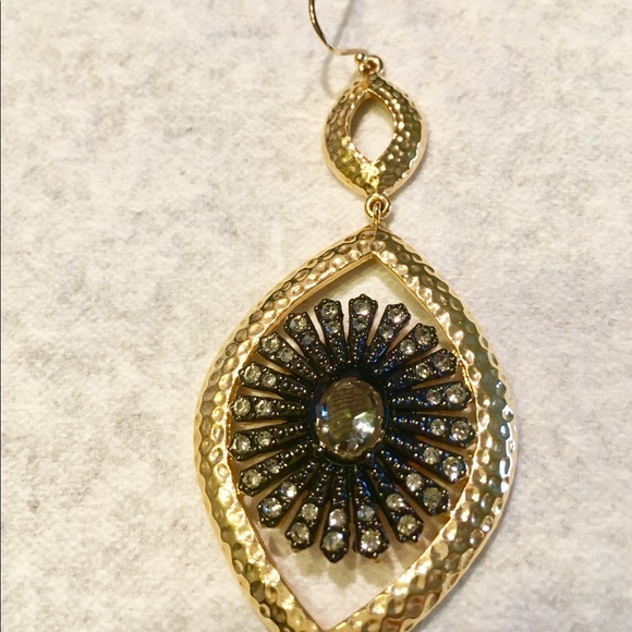 Max & Chloe Good Eye Earrings - Picture 2 of 4